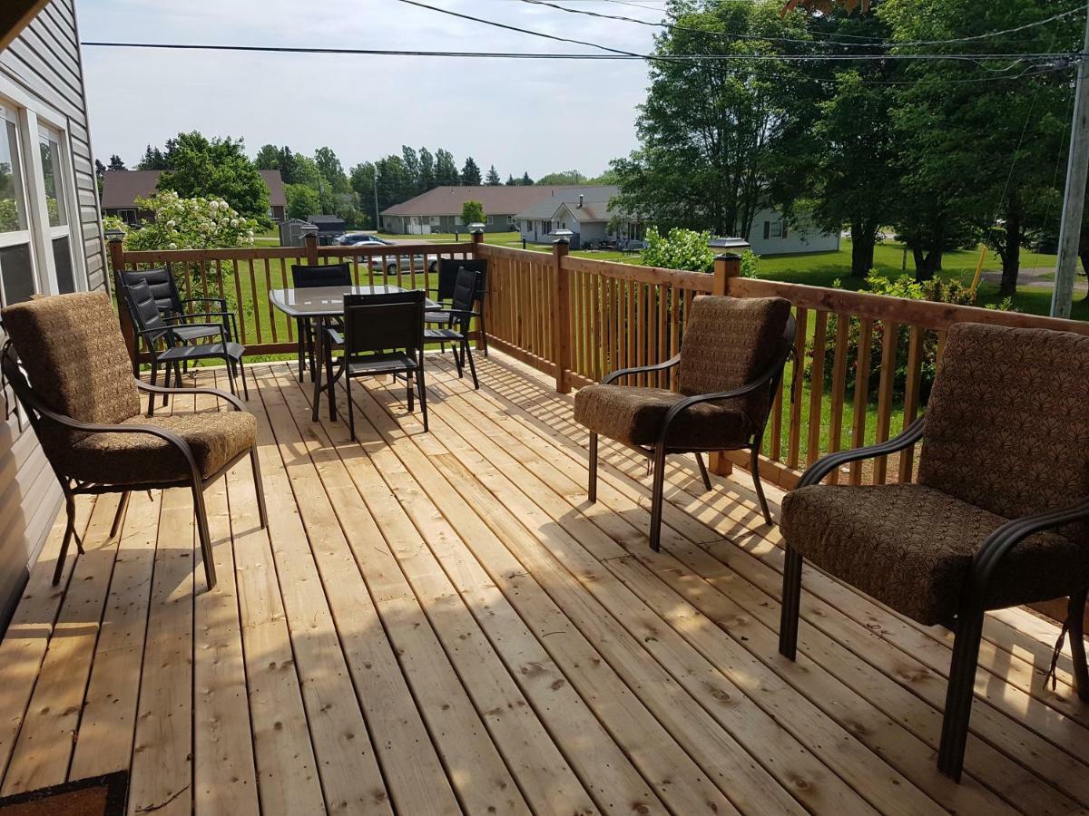 Montague Small Town Bound Inn المظهر الخارجي الصورة